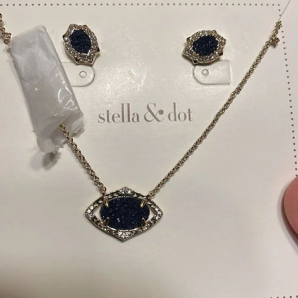 Charlotte Pendant Set in Deep Navy